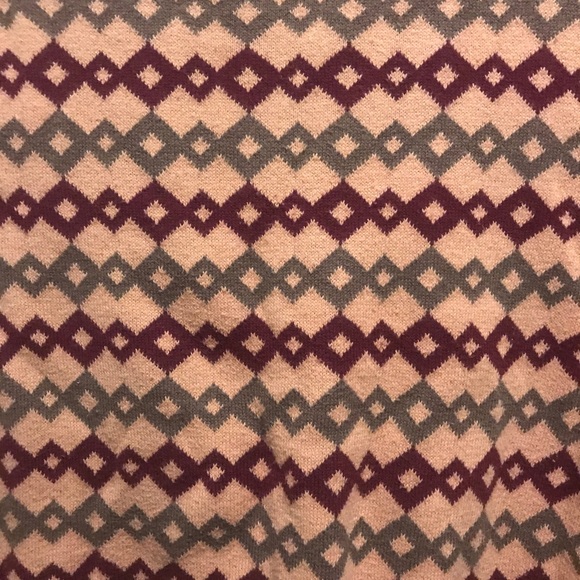 Pink geometric sweater - Picture 4 of 5